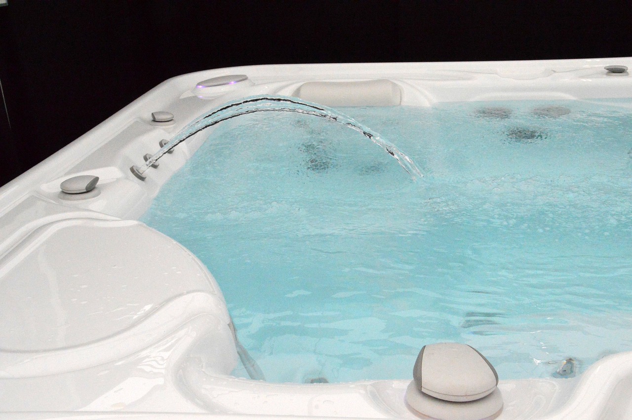 5 février 2025À la une Actualités Aménagements extérieurs Quelle différence entre un jacuzzi® et un spa ?