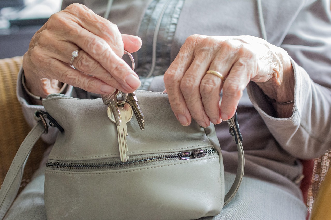 Aménagement de l’habitation d’une personne âgée : quelles sont les aides auxquelles on peut prétendre ?
