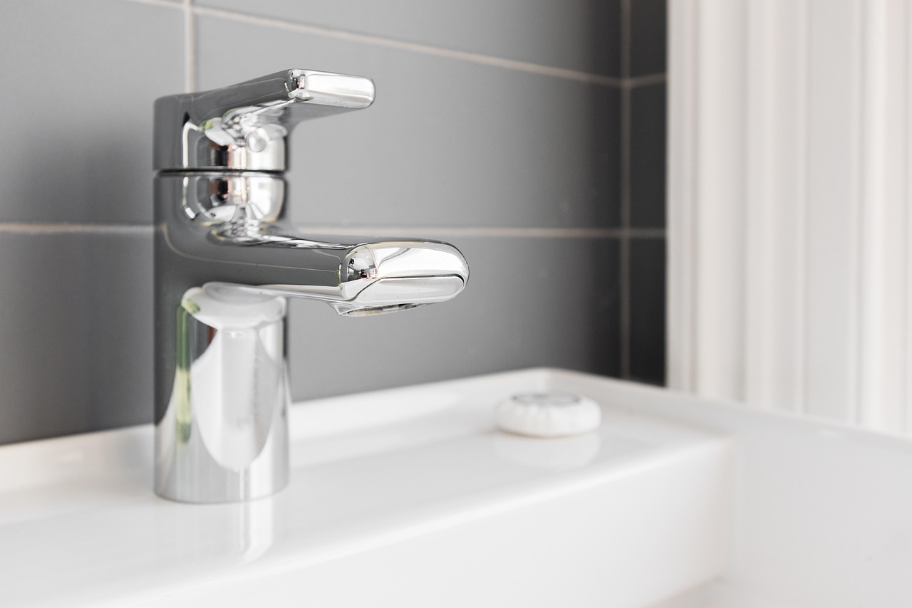 Rénovation de salle de bain pour seniors : assurez votre sécurité et accessibilité !