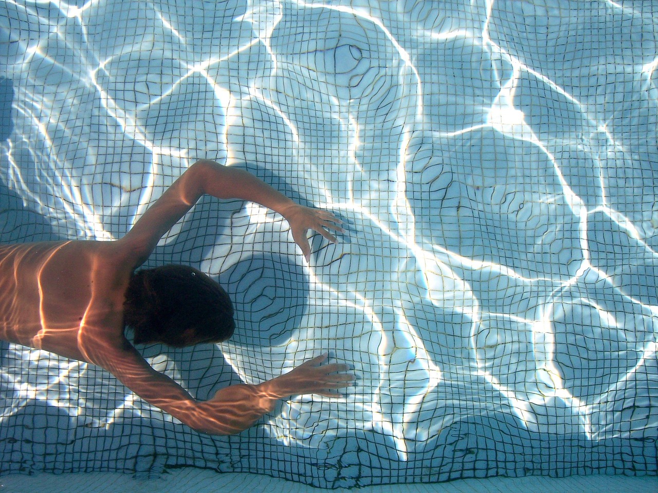 Spa de nage ou piscine : faites le bon choix !