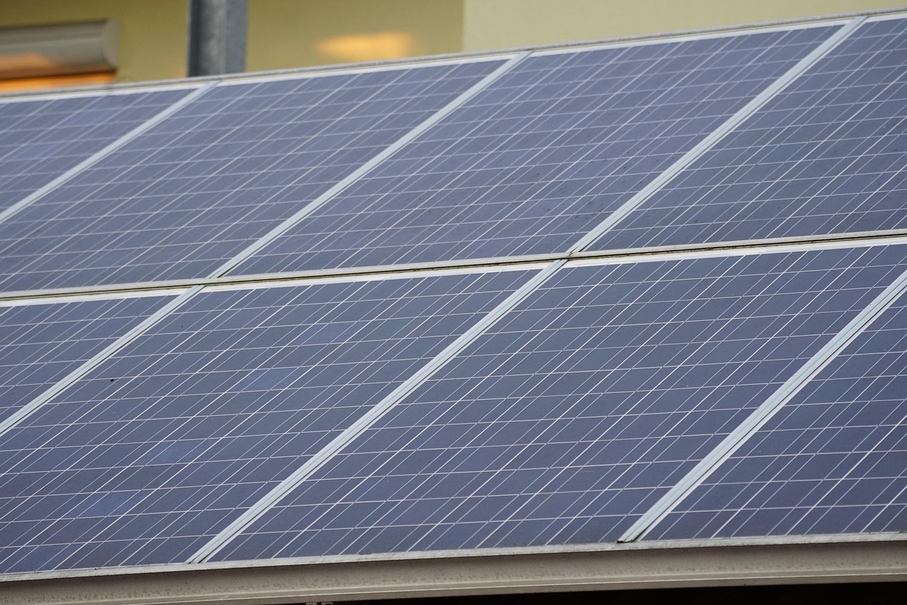 13 juin 2025À la une Actualités Aménagements extérieurs Rénovation énergétique Nouveaux tarifs d’achat de l’électricité solaire : entre baisses dramatiques et incertitudes