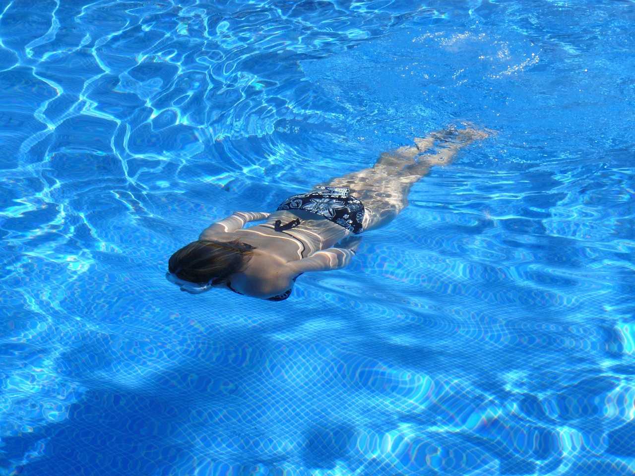 18 juin 2025À la une Actualités Aménagements extérieurs Entretien de votre piscine en période de canicule : gardez une eau saine et cristalline !